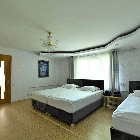 Jamilya'S B&B Guest House Karakol Bagian luar foto