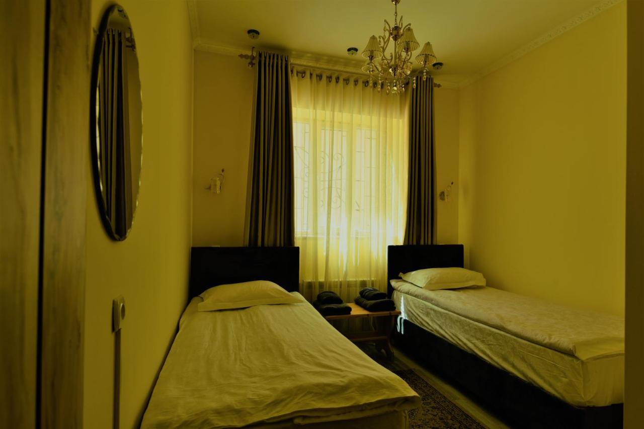 Jamilya'S B&B Guest House Karakol Bagian luar foto
